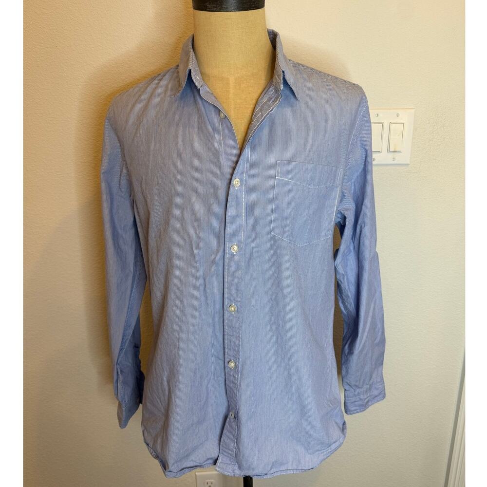GAP Men’s Blue and White striped casual button up shirt XL lived-in